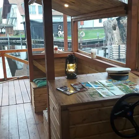 Hausboot / Floss Botel