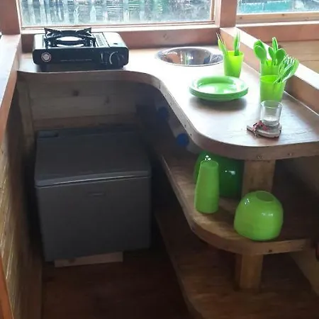 Hausboot / Floss * Canow